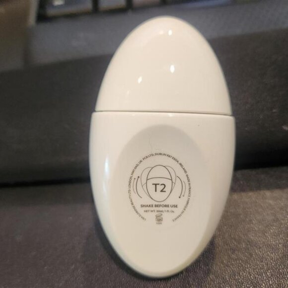 Lisa Eldridge Seamless Skin Enhancing Tint T2 - Picture 4 of 6